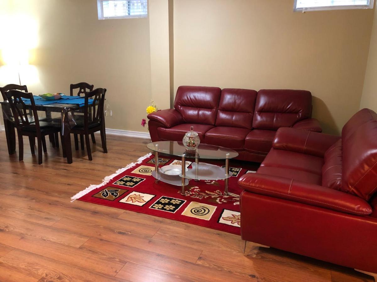 Spacious 2 Bedroom Guest Suite Toronto Kültér fotó